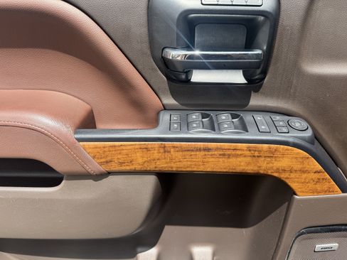 Used 2014 Chevrolet Silverado 1500 High Country w/ High Country Premium Package AWD/4WD image 15