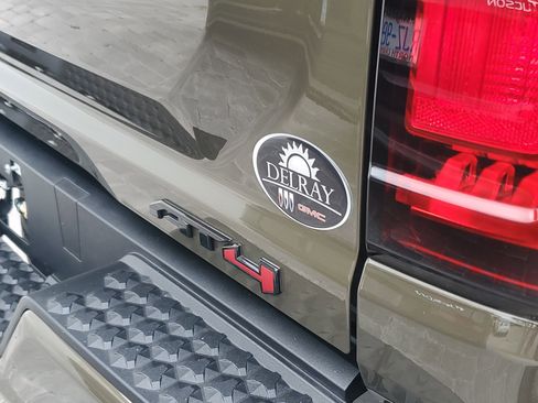 Used 2024 GMC Canyon AT4 w/ LPO, Off Road Lift Package image 7