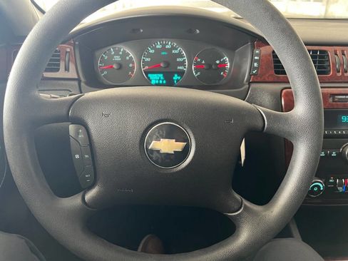 Used 2009 Chevrolet Impala LT image 13