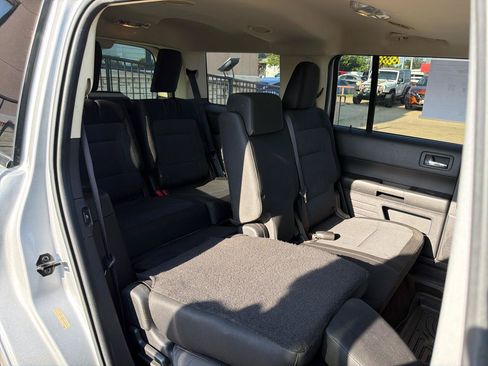 Used 2017 Ford Flex SE FWD image 24
