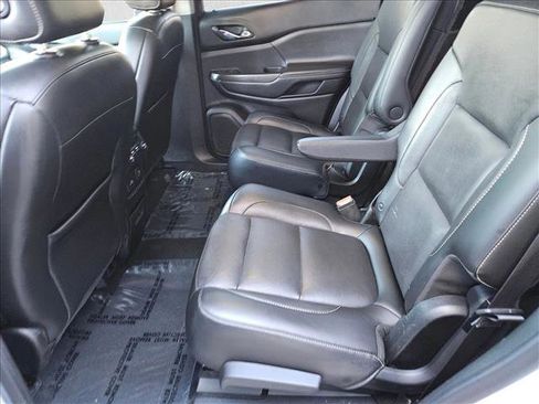 Used 2018 GMC Acadia SLT image 17