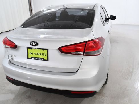 Used 2018 Kia Forte LX w/ LX Rear Camera Package image 12