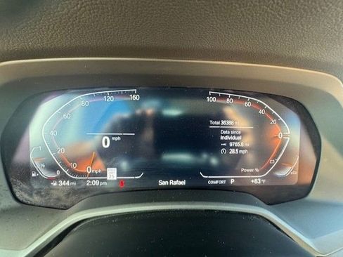 Used 2022 BMW X7 xDrive40i w/ Executive Package image 9