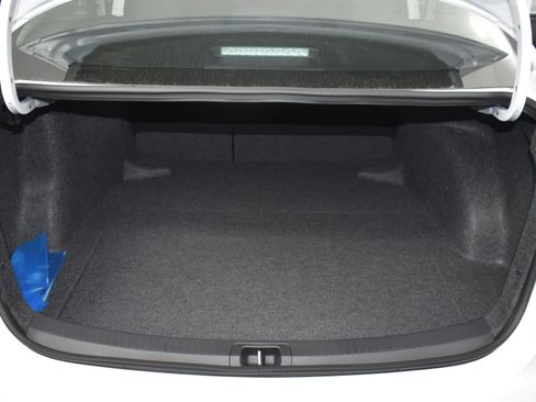 Used 2025 Toyota Corolla LE image 15