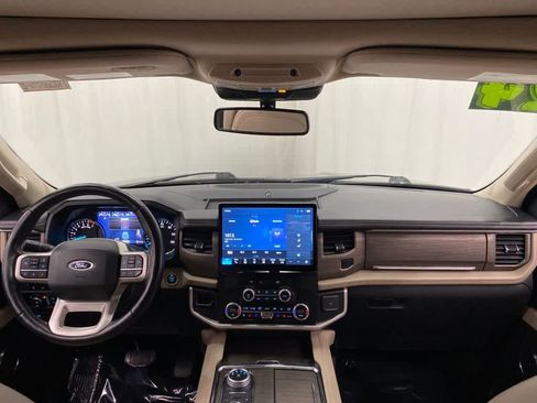 Used 2024 Ford Expedition Limited AWD/4WD image 12
