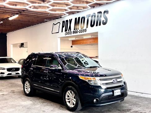 Used 2014 Ford Explorer XLT w/ Equipment Group 201A AWD/4WD image 1