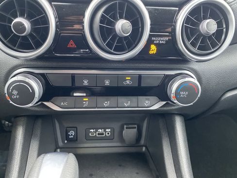 Used 2024 Nissan Sentra SV image 18