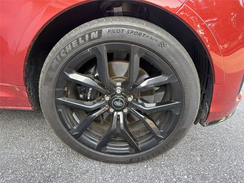 Used 2022 Land Rover Range Rover Sport SVR Carbon Edition AWD/4WD image 8