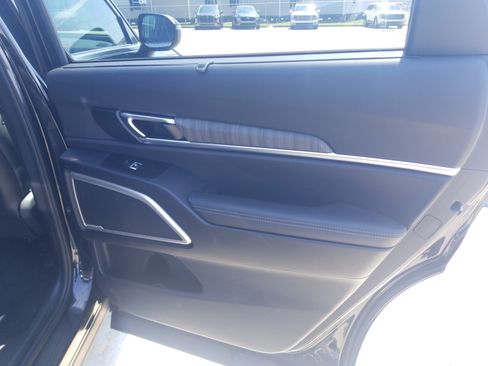 Used 2023 Kia Telluride EX w/ EX Captain's Chair Package FWD image 14