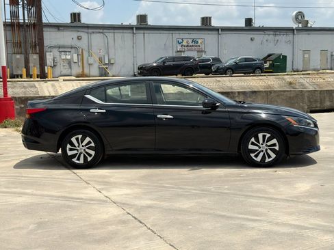 Used 2023 Nissan Altima 2.5 S FWD image 7