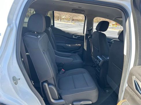 Certified 2023 GMC Acadia SLE w/ Driver Convenience Package image 48