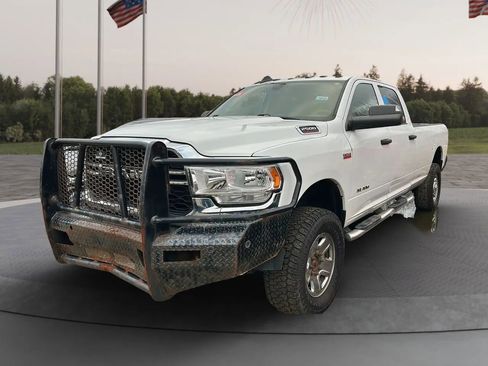 Used 2020 RAM 2500 Tradesman w/ Chrome Appearance Group image 3