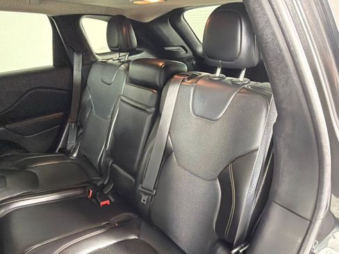 Used 2015 Jeep Cherokee Limited w/ Luxury Group FWD image 20