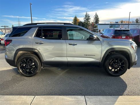 Used 2026 GMC Terrain Elevation w/ Elevation Premium Package image 6