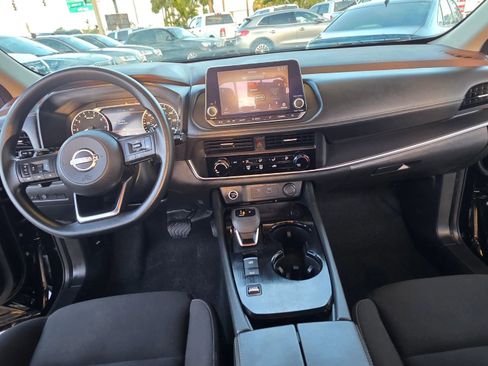 Used 2023 Nissan Rogue S FWD image 17