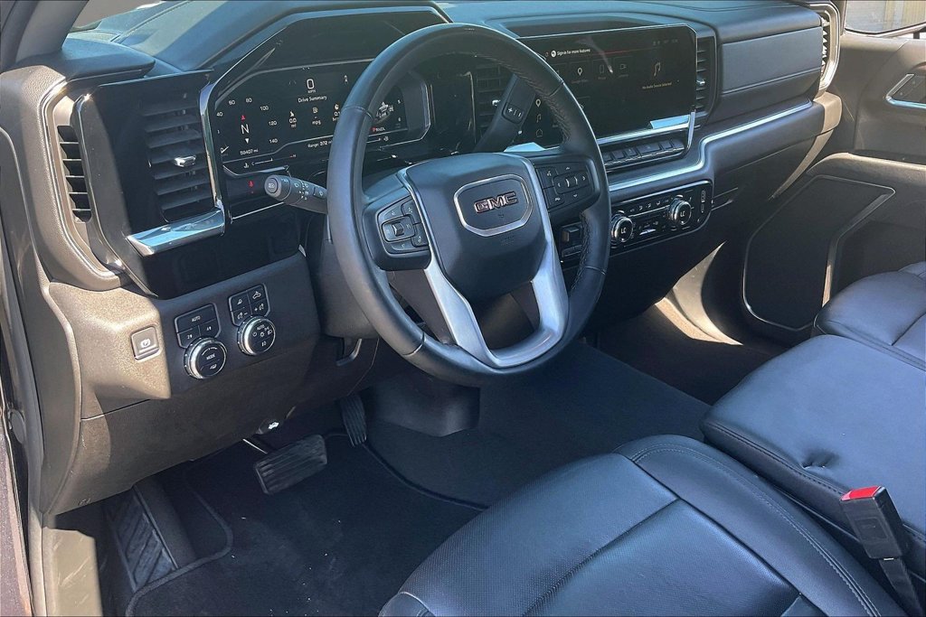 Used 2025 GMC Sierra 1500 SLT AWD/4WD image 17
