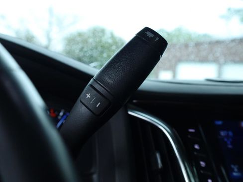 Used 2019 Cadillac Escalade ESV Luxury image 35