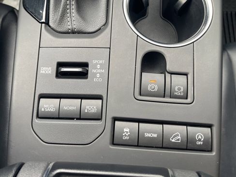 Used 2022 Toyota Highlander XLE image 70