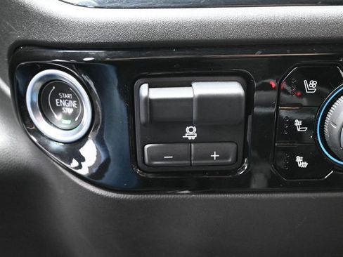 Used 2023 Chevrolet Silverado 1500 ZR2 w/ Technology Package AWD/4WD image 24