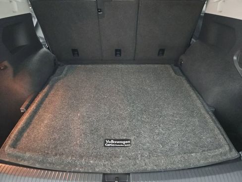 Used 2018 Volkswagen Tiguan SEL Premium AWD/4WD image 35