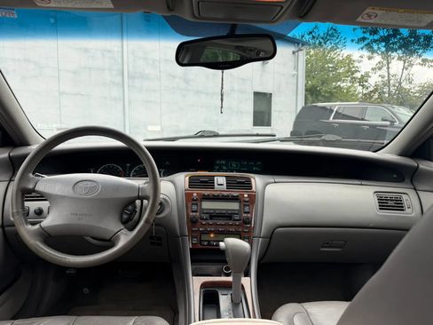 Used 2000 Toyota Avalon XL FWD image 15