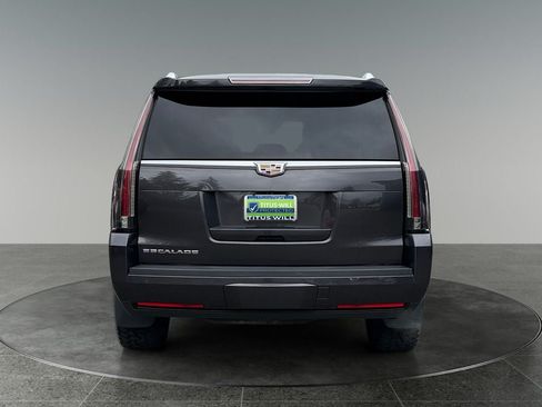 Used 2018 Cadillac Escalade Platinum AWD/4WD image 8