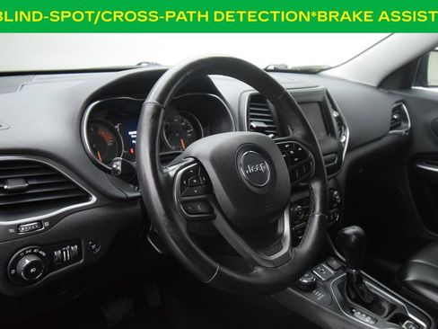 Used 2019 Jeep Cherokee Latitude Plus w/ Comfort/Convenience Group AWD/4WD image 11