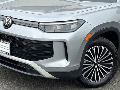 Used 2025 Volkswagen Tiguan S image 7