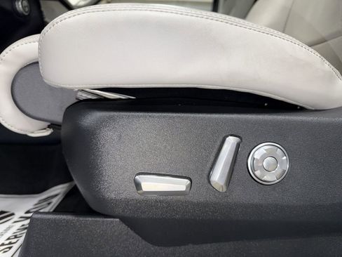 Certified 2025 Lincoln Navigator L Reserve image 14