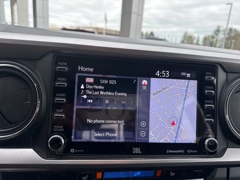 Used 2022 Toyota Tacoma Limited image 15