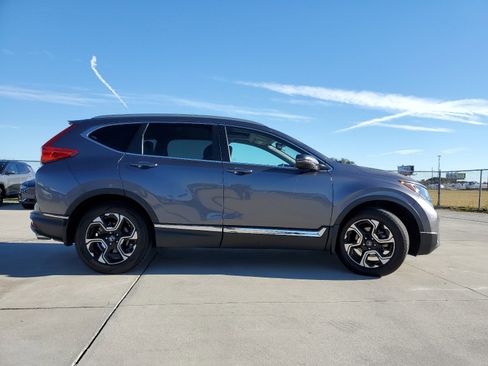 Used 2018 Honda CR-V Touring image 4