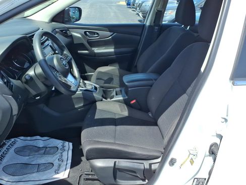 Used 2019 Nissan Rogue Sport S image 13