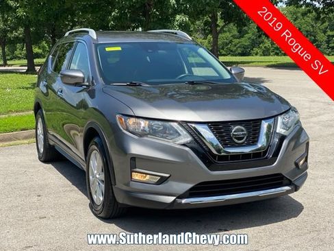 Used 2019 Nissan Rogue FWD image 1