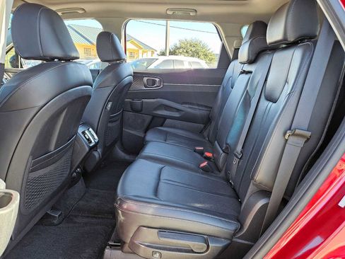 Certified 2023 Kia Sorento S w/ Panoramic Sunroof Package image 19