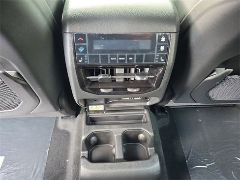 New 2025 Jeep Grand Cherokee L Limited image 10