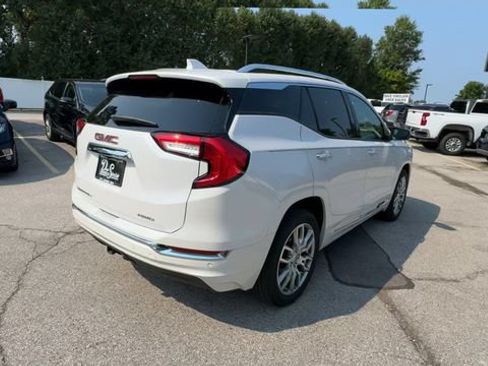 Used 2024 GMC Terrain Denali w/ Denali Premium Package AWD/4WD image 8