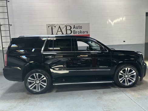 Used 2019 GMC Yukon Denali w/ Denali Ultimate Package AWD/4WD image 2
