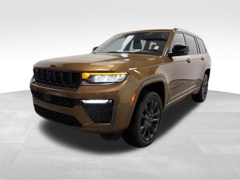 New 2026 Jeep Grand Cherokee L Limited AWD/4WD image 2