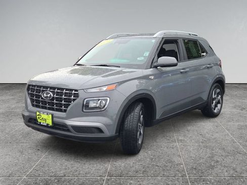 Used 2023 Hyundai Venue SEL FWD image 4