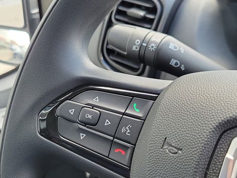 Used 2025 RAM ProMaster 2500 w/ Convenience Group image 11