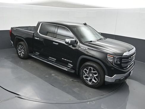 Used 2022 GMC Sierra 1500 SLT w/ SLT Convenience Package AWD/4WD image 41