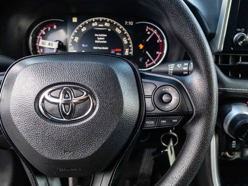 Used 2025 Toyota RAV4 LE image 31