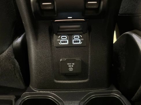 Used 2021 Jeep Wrangler Unlimited Sahara AWD/4WD image 19