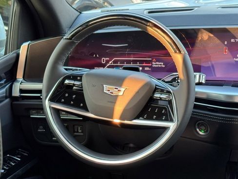 New 2026 Cadillac Escalade ESV Sport w/ LPO, ONYX Package image 28