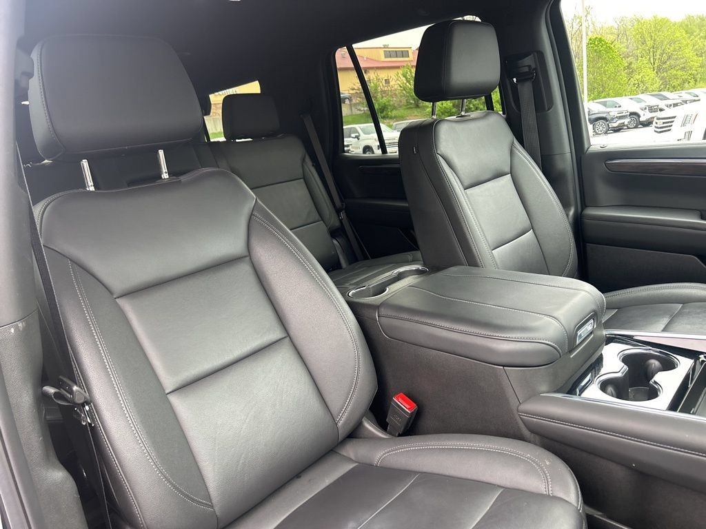 Used 2025 Chevrolet Tahoe Z71 AWD/4WD image 44