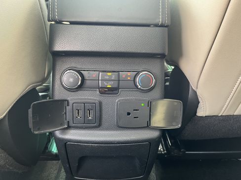 Used 2016 Ford Explorer Platinum AWD/4WD image 32