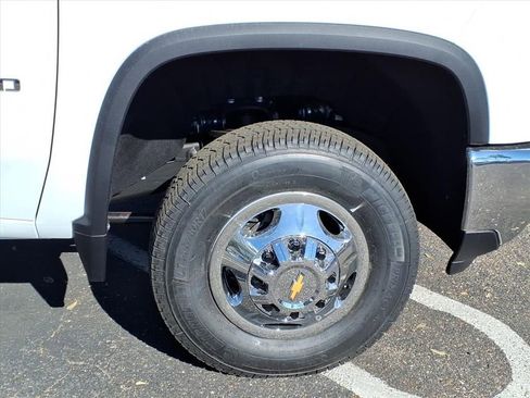 New 2026 Chevrolet Silverado 3500 LT image 6
