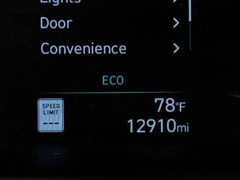 Used 2025 Hyundai Elantra Hybrid FWD image 15