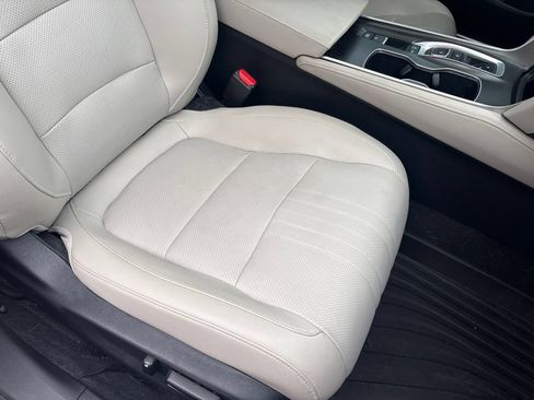 Certified 2022 Honda Accord Touring image 28