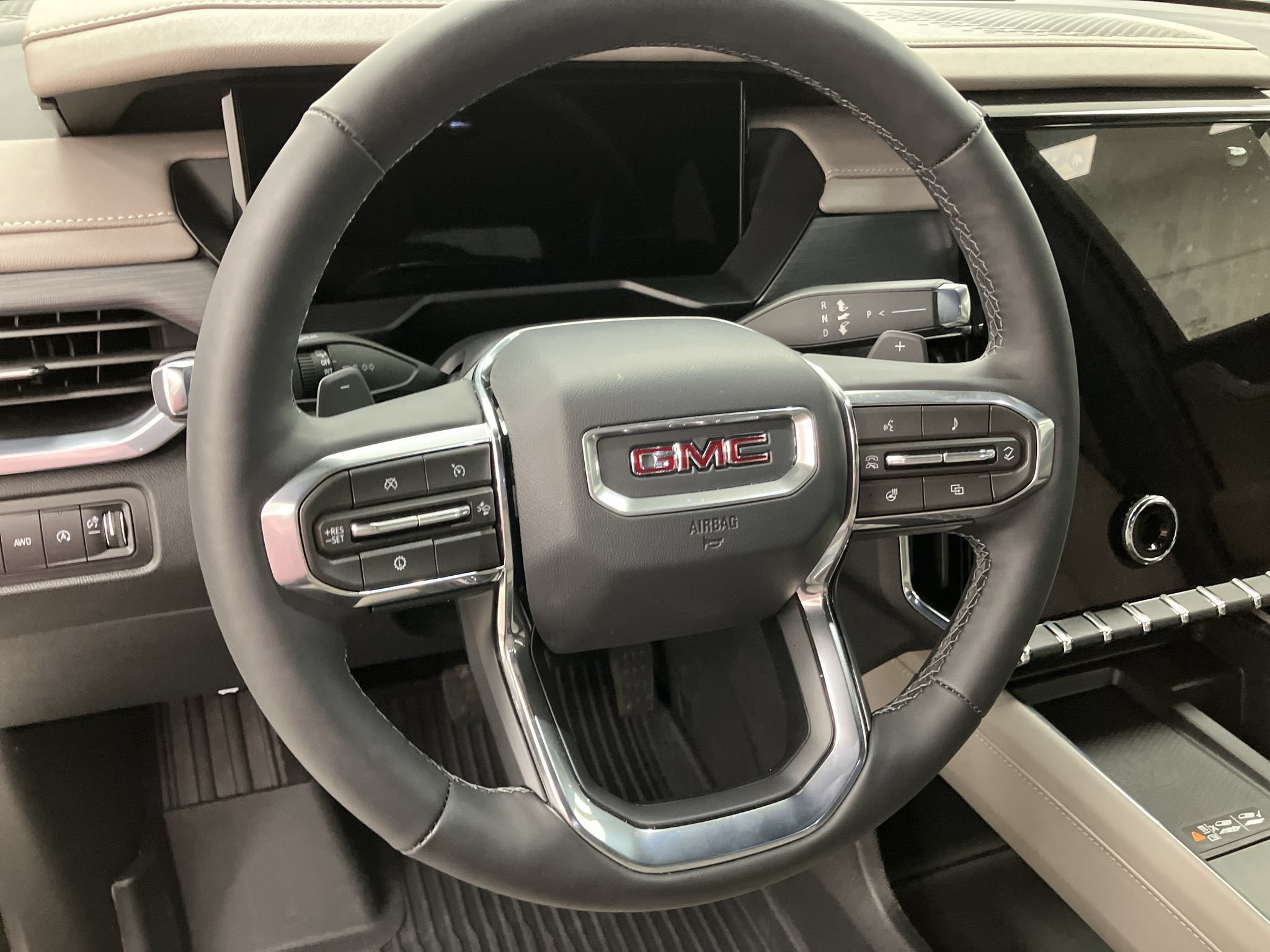 Used 2026 GMC Acadia Elevation w/ Elevation Premium Package AWD/4WD image 11